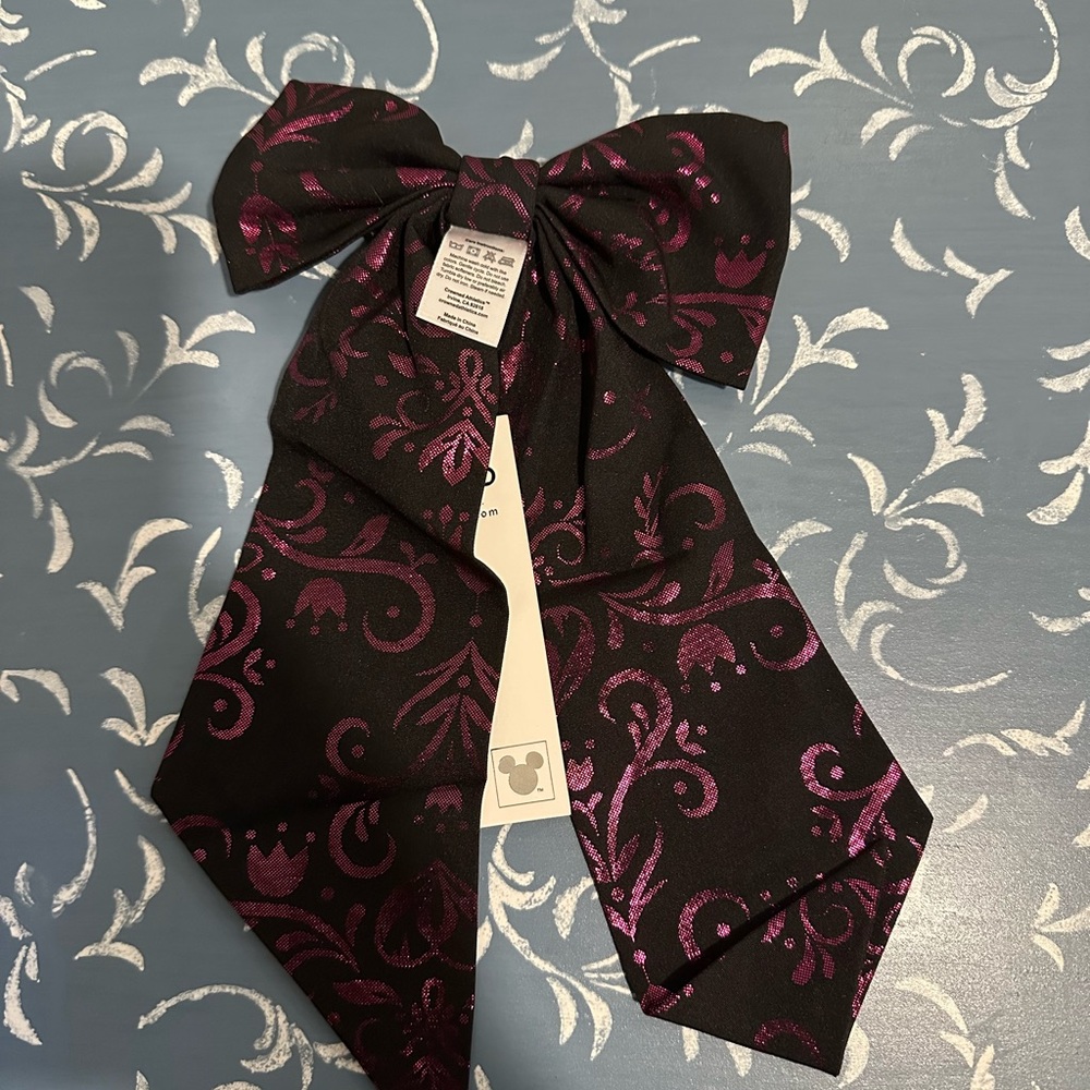 Crowned Athletics Princess Anna Bow NWT